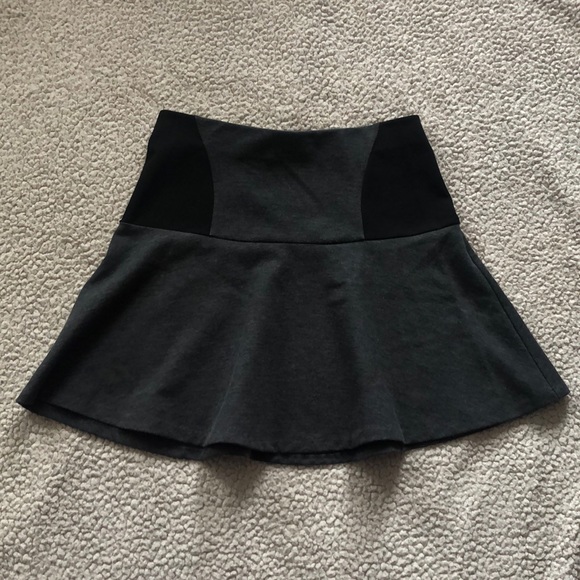 Dynamite short skirt - Picture 1 of 3